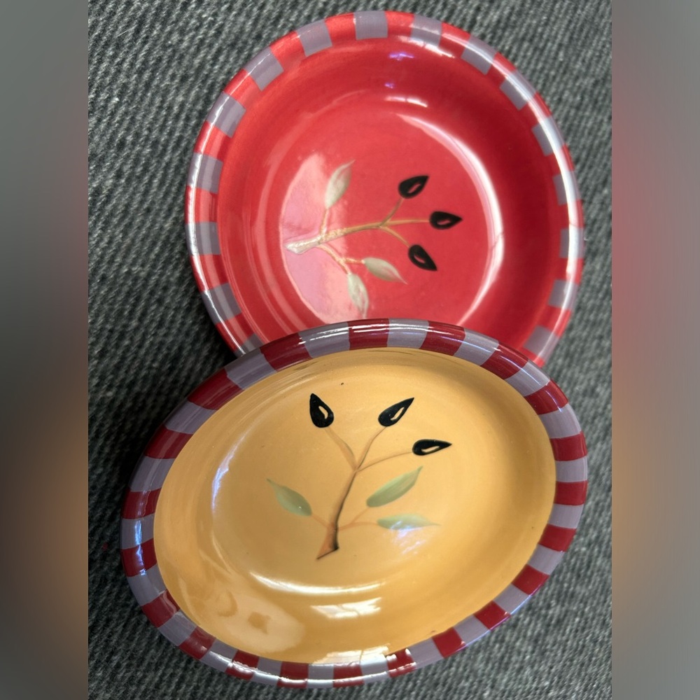 SIGNATURE HOUSEWARES Olivia - Set of 2 Shallow Dip Bowls Plates
#1031248